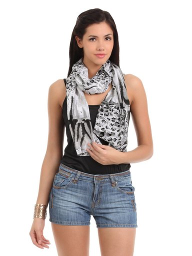 Femella Women Black & Grey Scarf