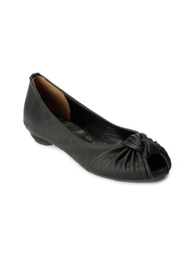 Rocia Women Black Ballerinas