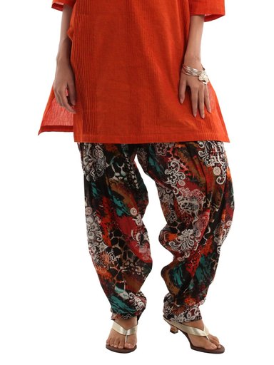 Shree Women Red & Black Patiala